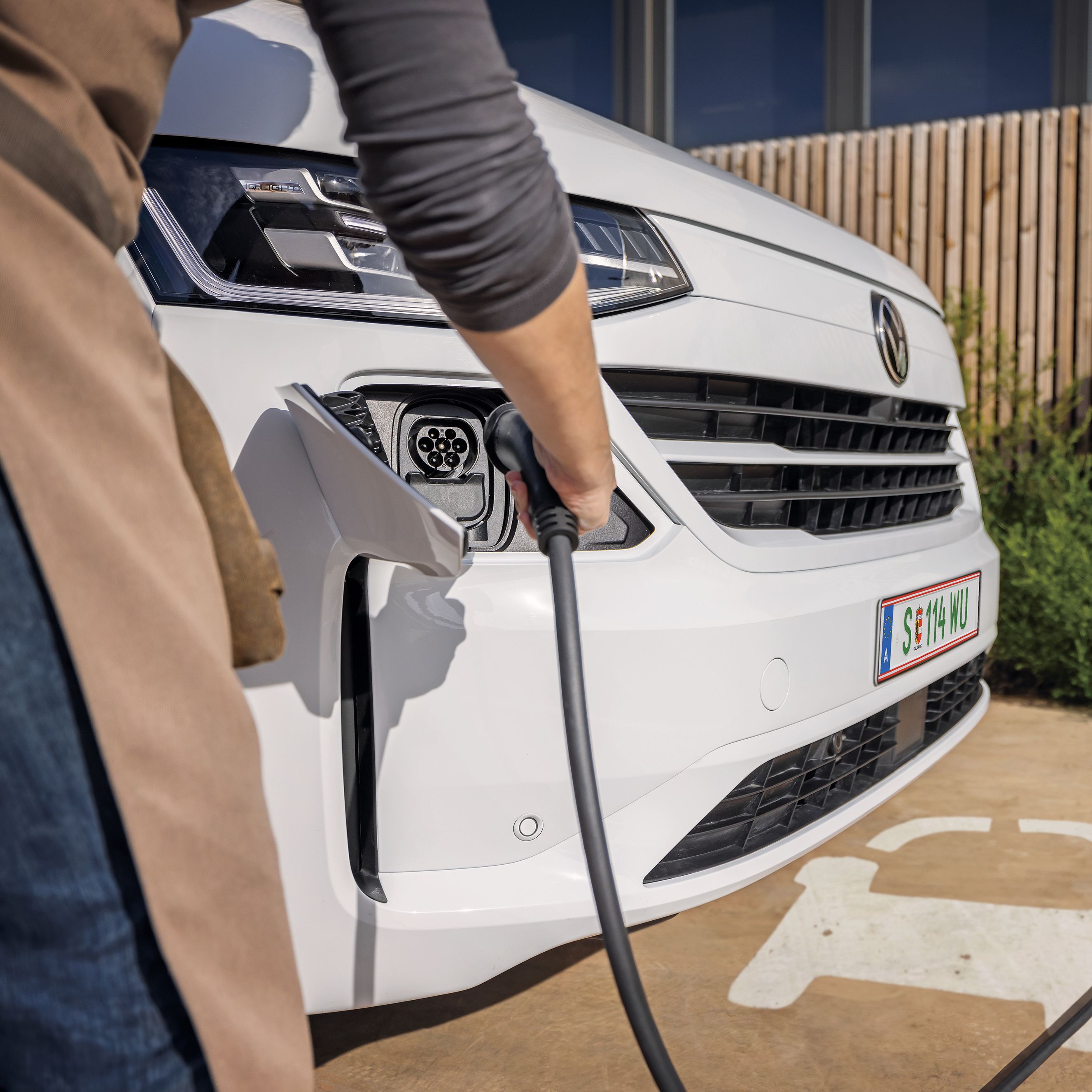 Volkswagen e-Transporter, detail na nabíjení