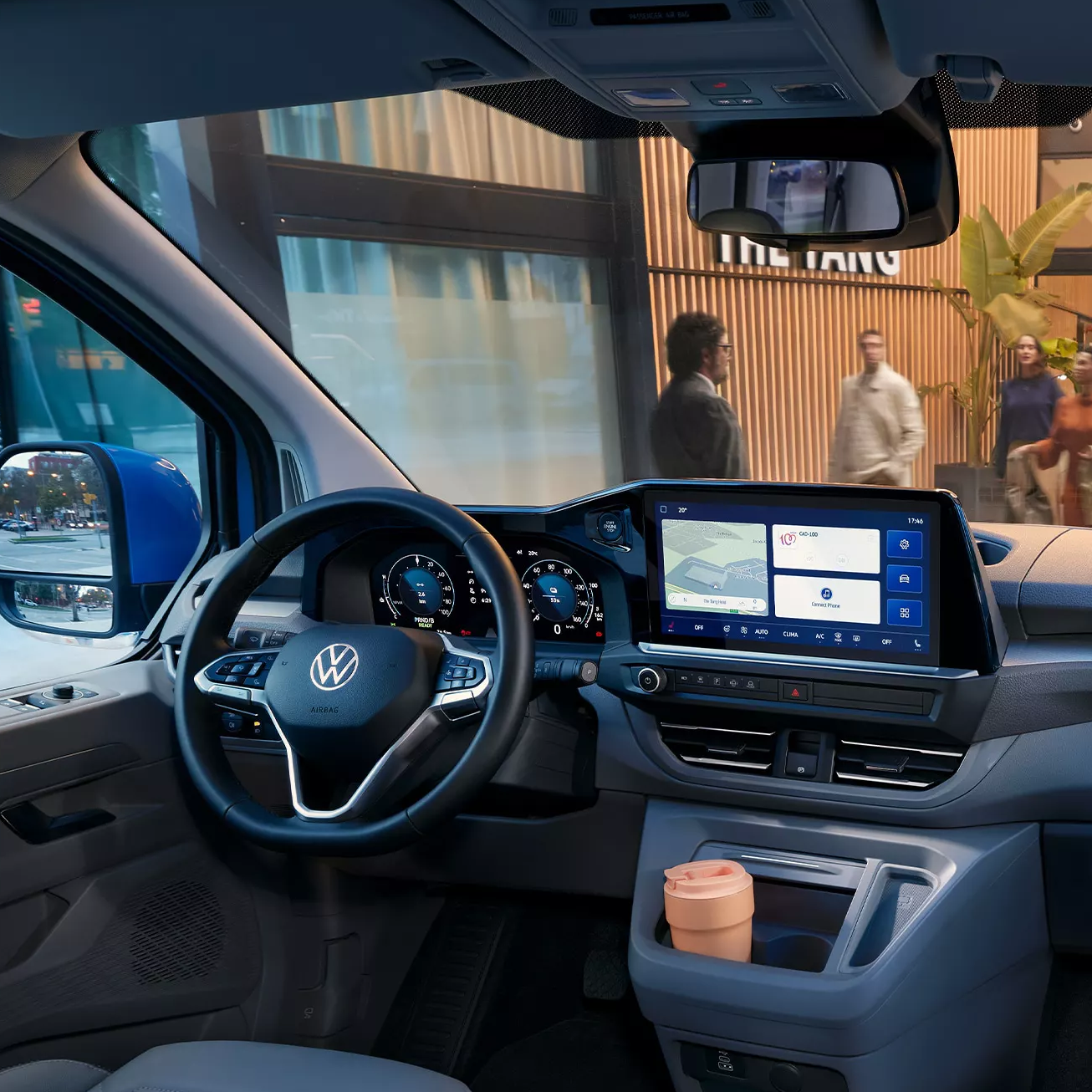 Interiér a přístrojová deska Volkswagen Caravelle