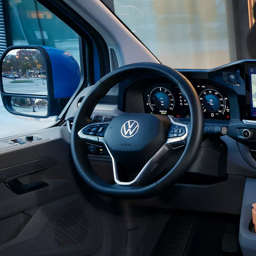 Interiér a přístrojová deska Volkswagen Caravelle