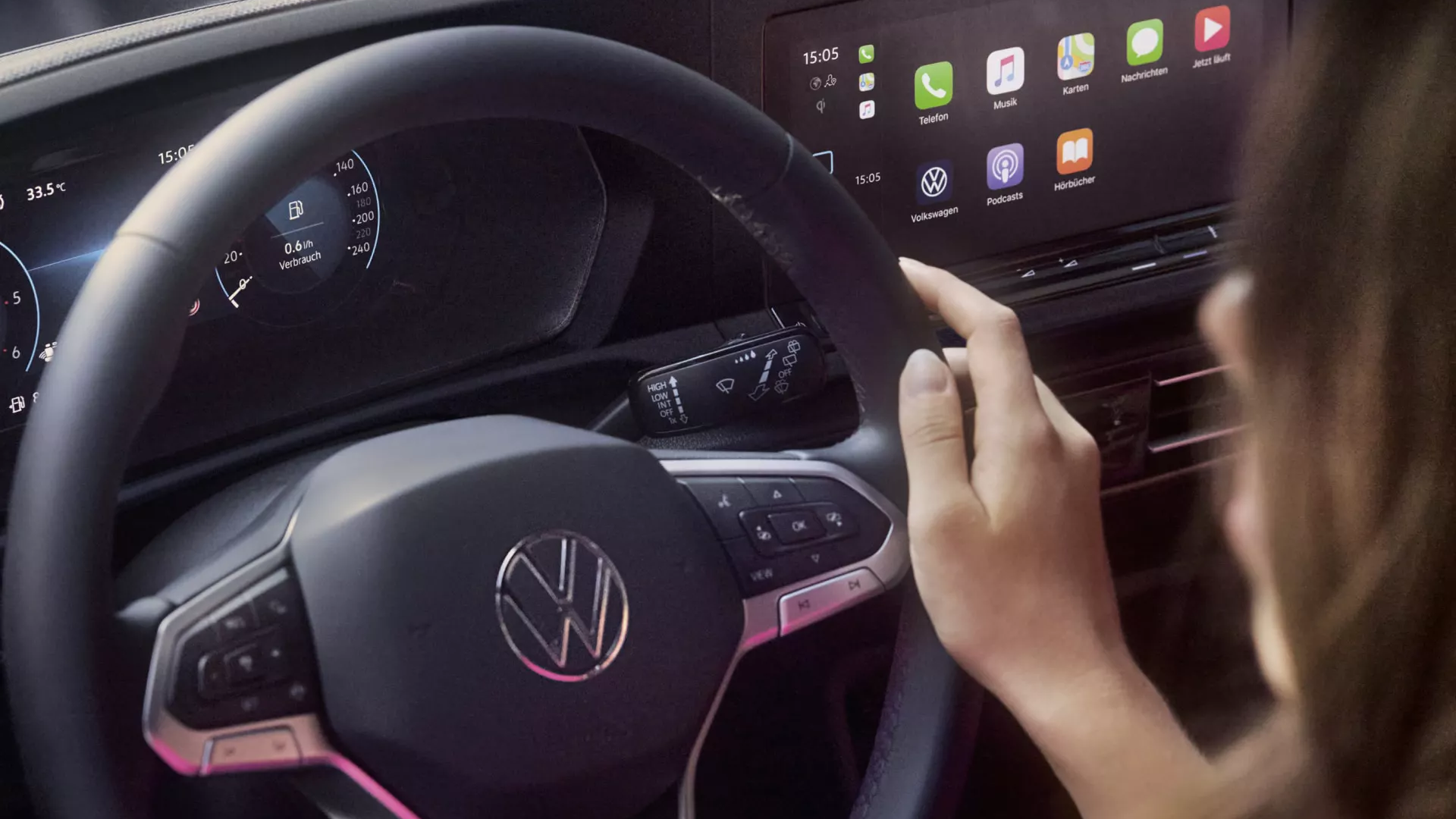 Interiér vozu Volkswagen Caddy, detail multifunkční volant