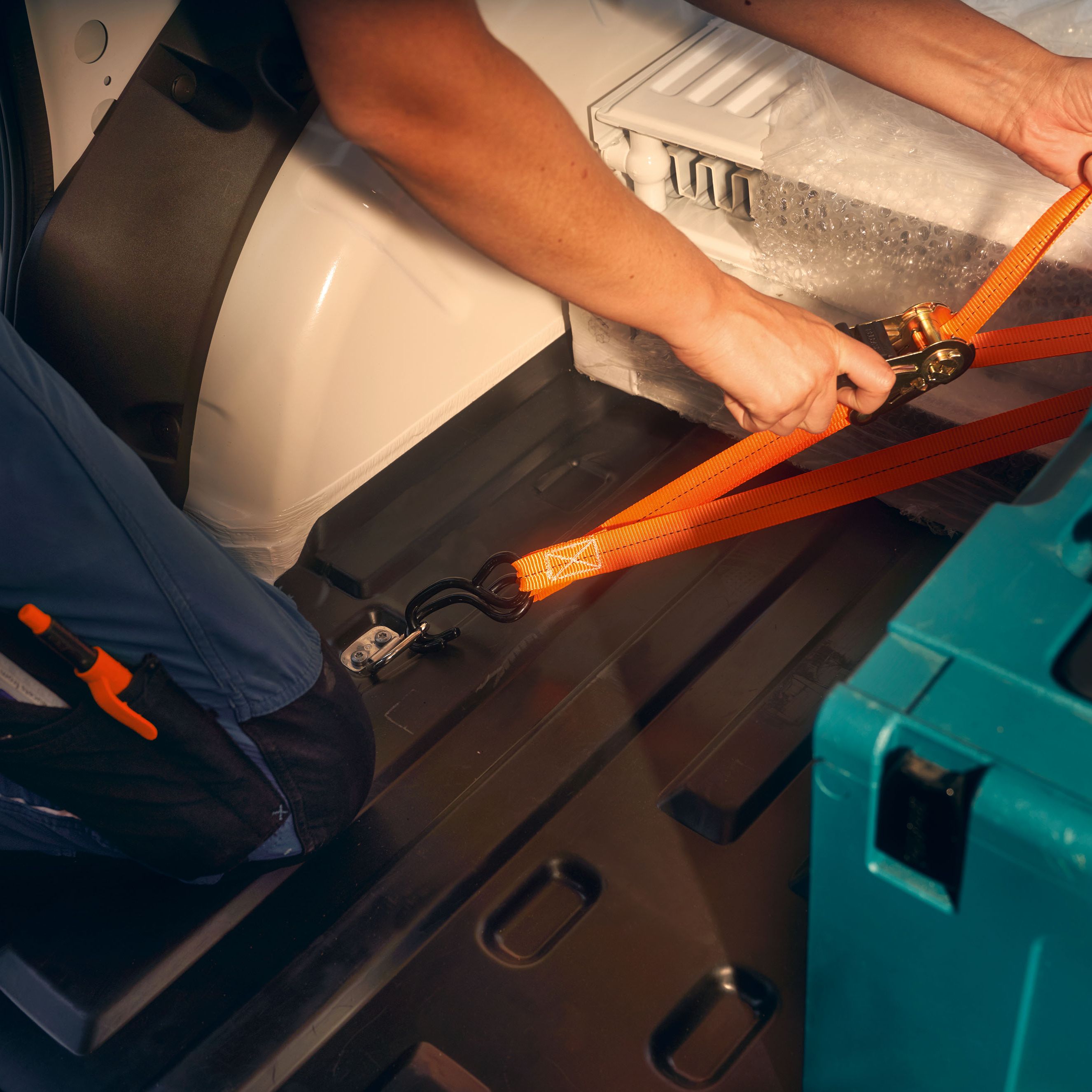 Volkswagen Caddy Cargo, detail upevňovací oka