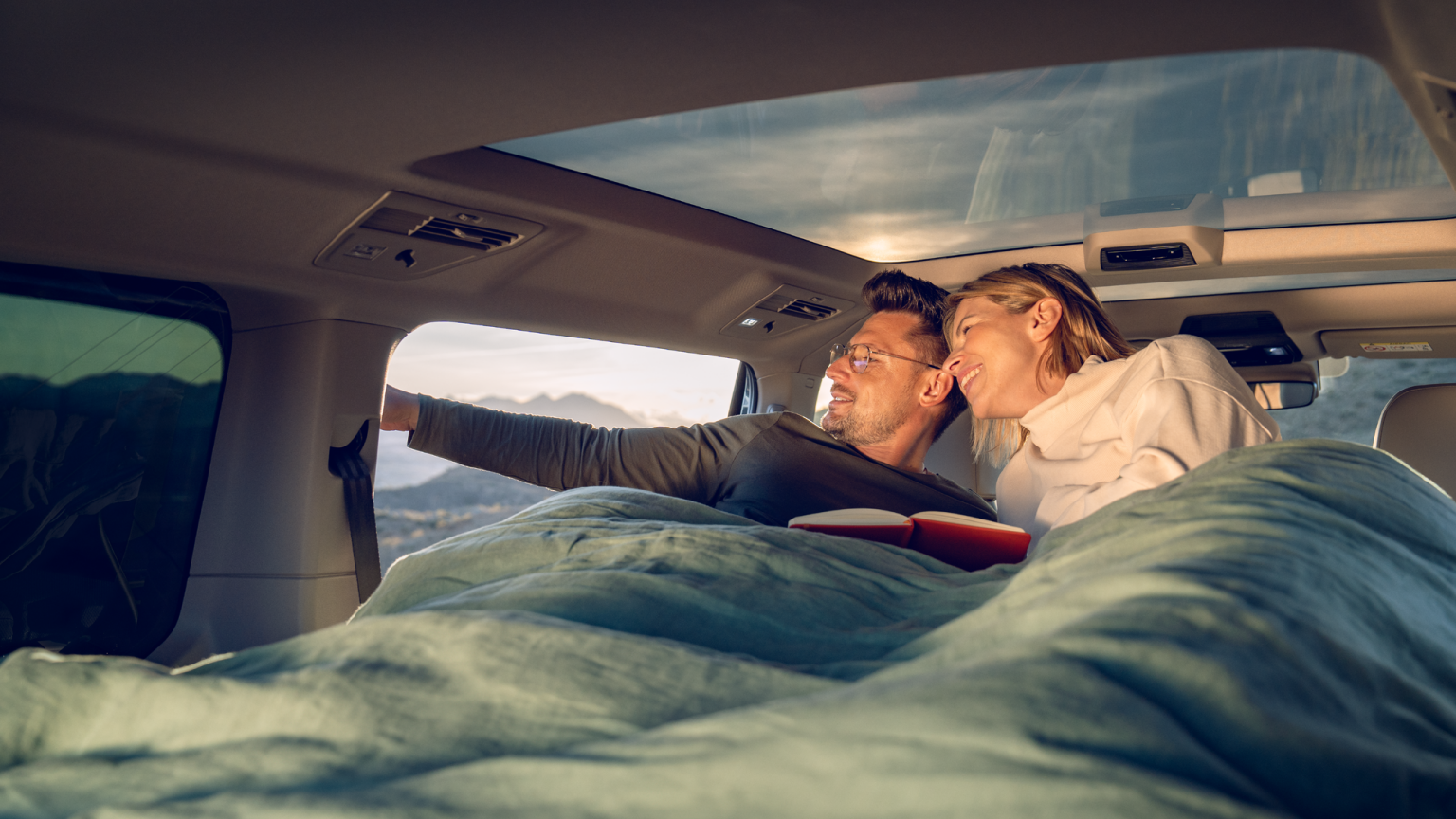 Interiér vozu Volkswagen Multivan, paket pro přenocování