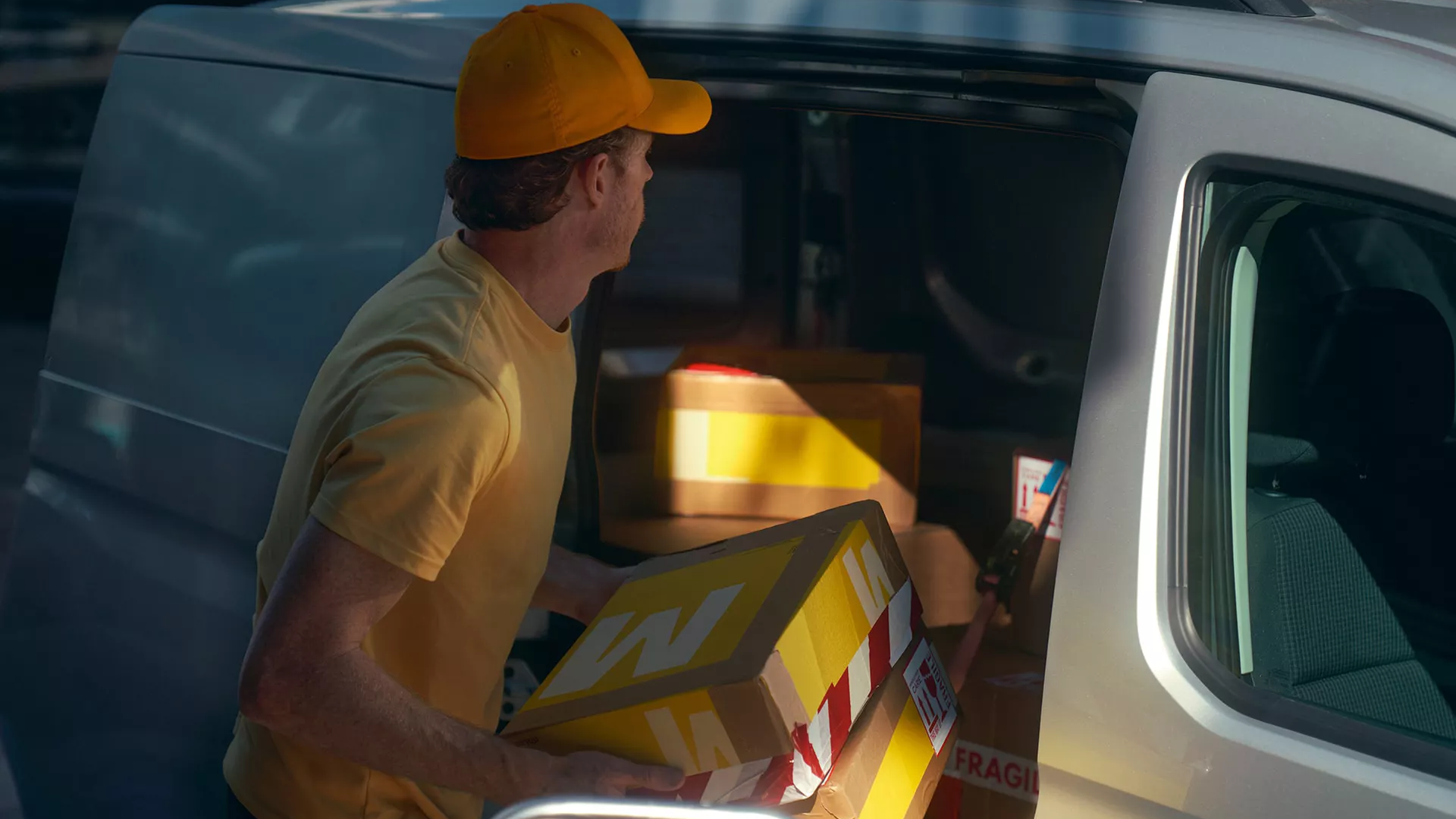 Volkswagen Caddy Cargo, detail posuvné dveře