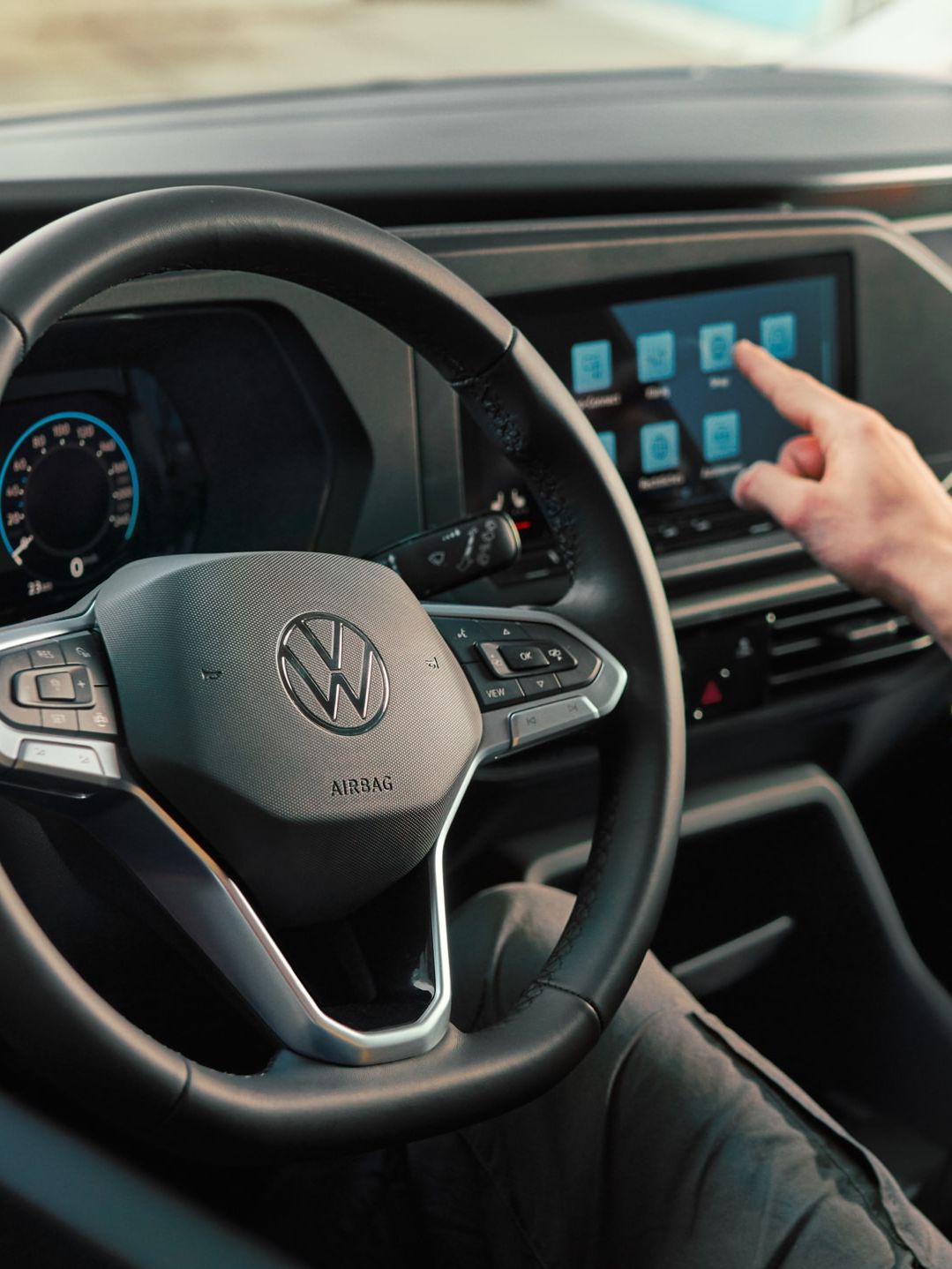 Cockpit des neuen VW Caddy Cargo