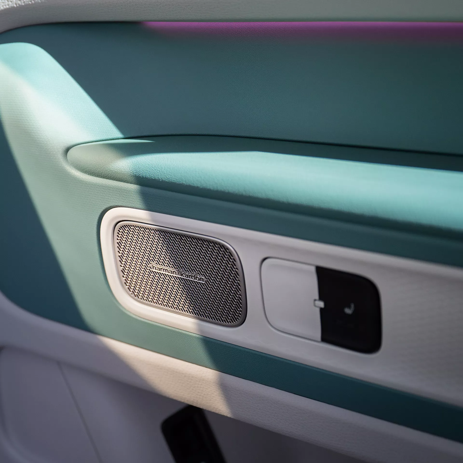 Interiér vozu Volkswagen ID. Buzz, detail soundsystému