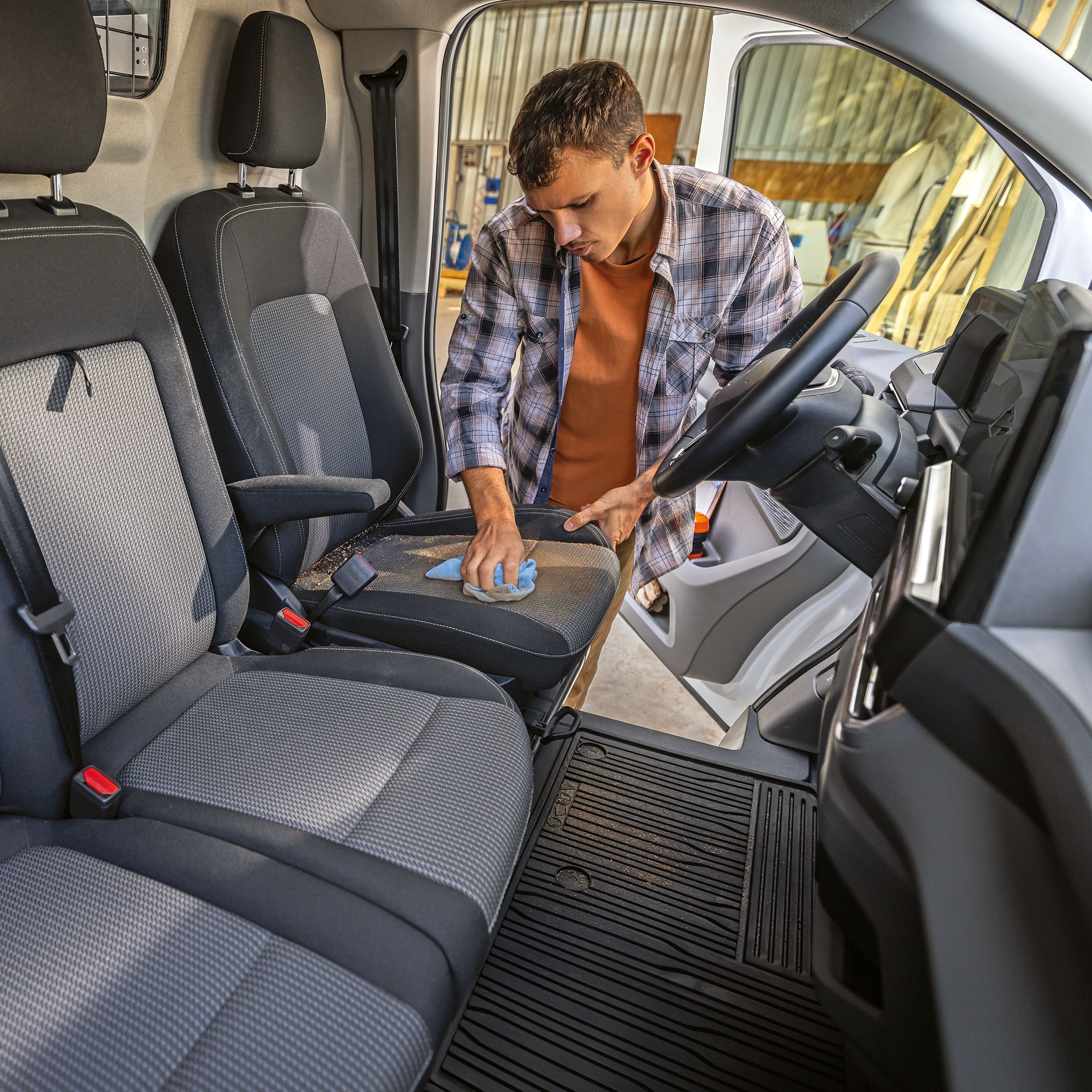 Volkswagen Transporter interiér