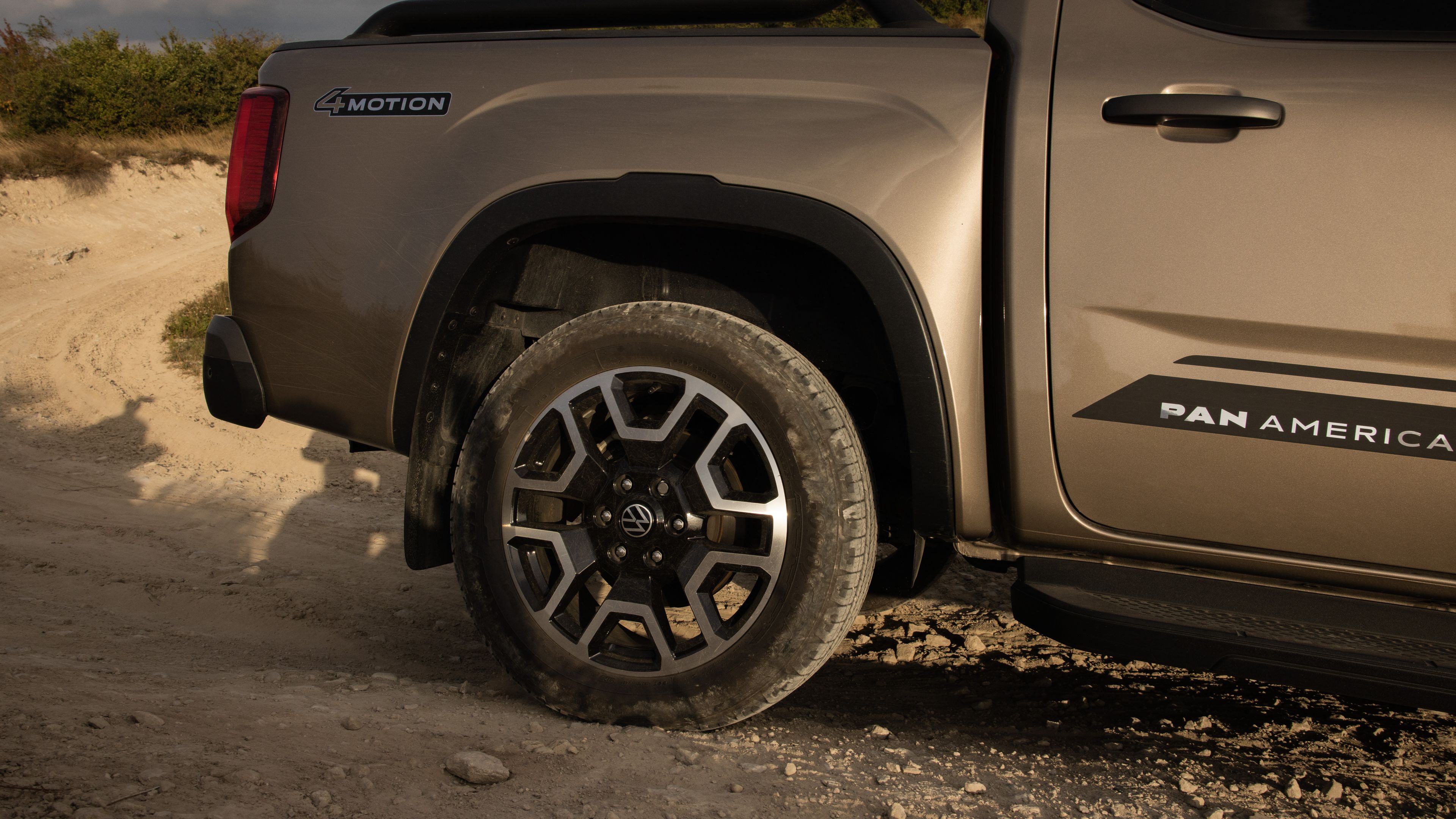 Volkswagen Amarok pravá zadní kola 4Motion Drive