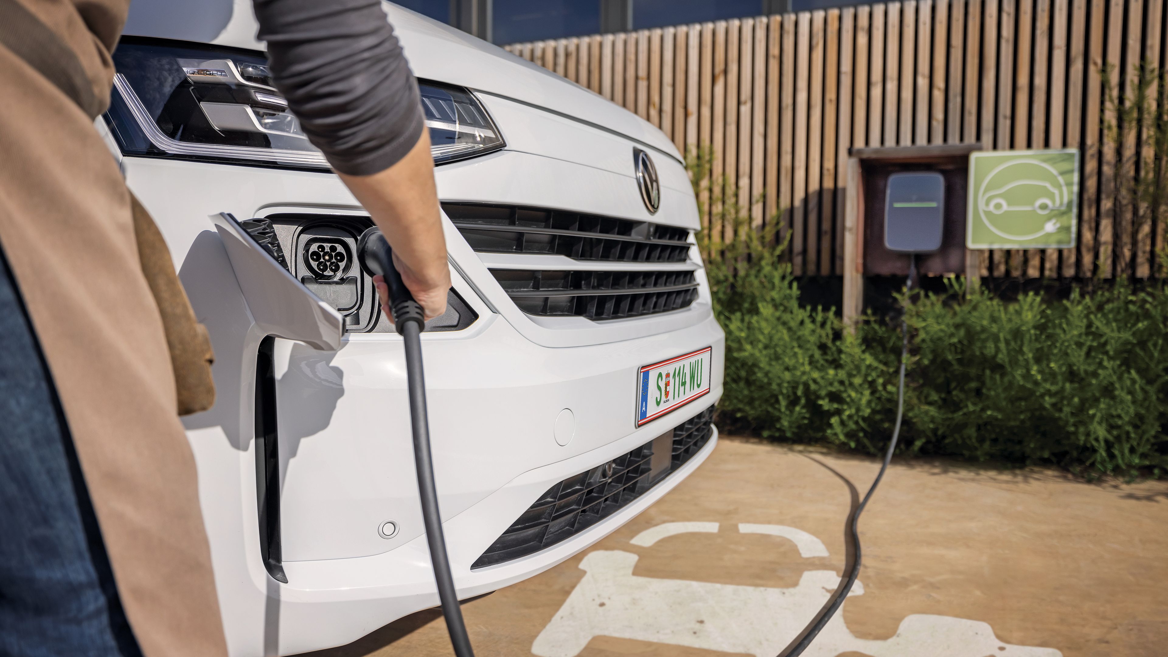 Volkswagen e-Transporter, detail na nabíjení