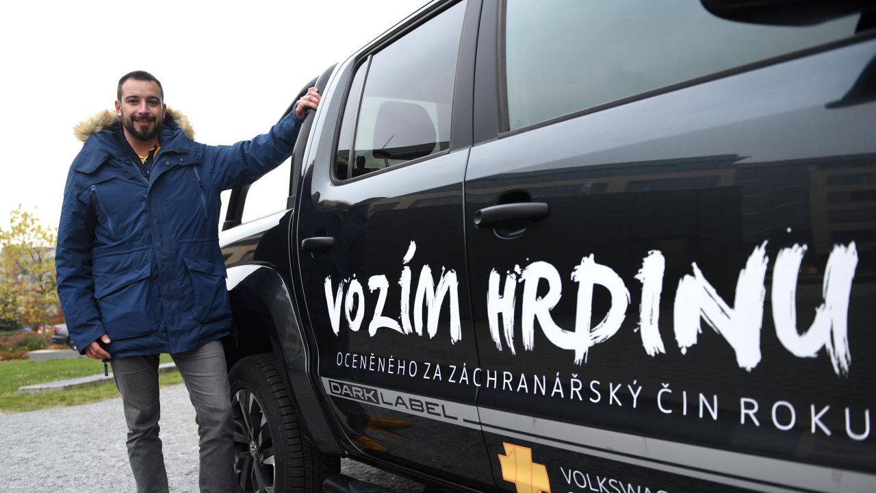 Volkswagen Amarok Dark Label vozí hrdinu