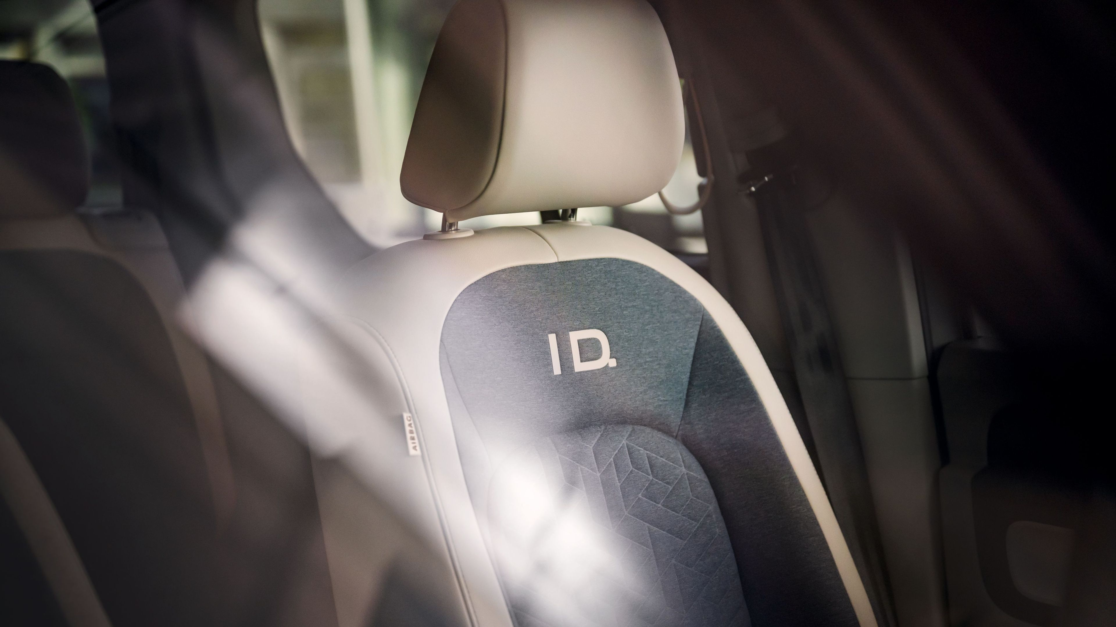 Interiér vozu ID. Buzz, detail na sedadlo