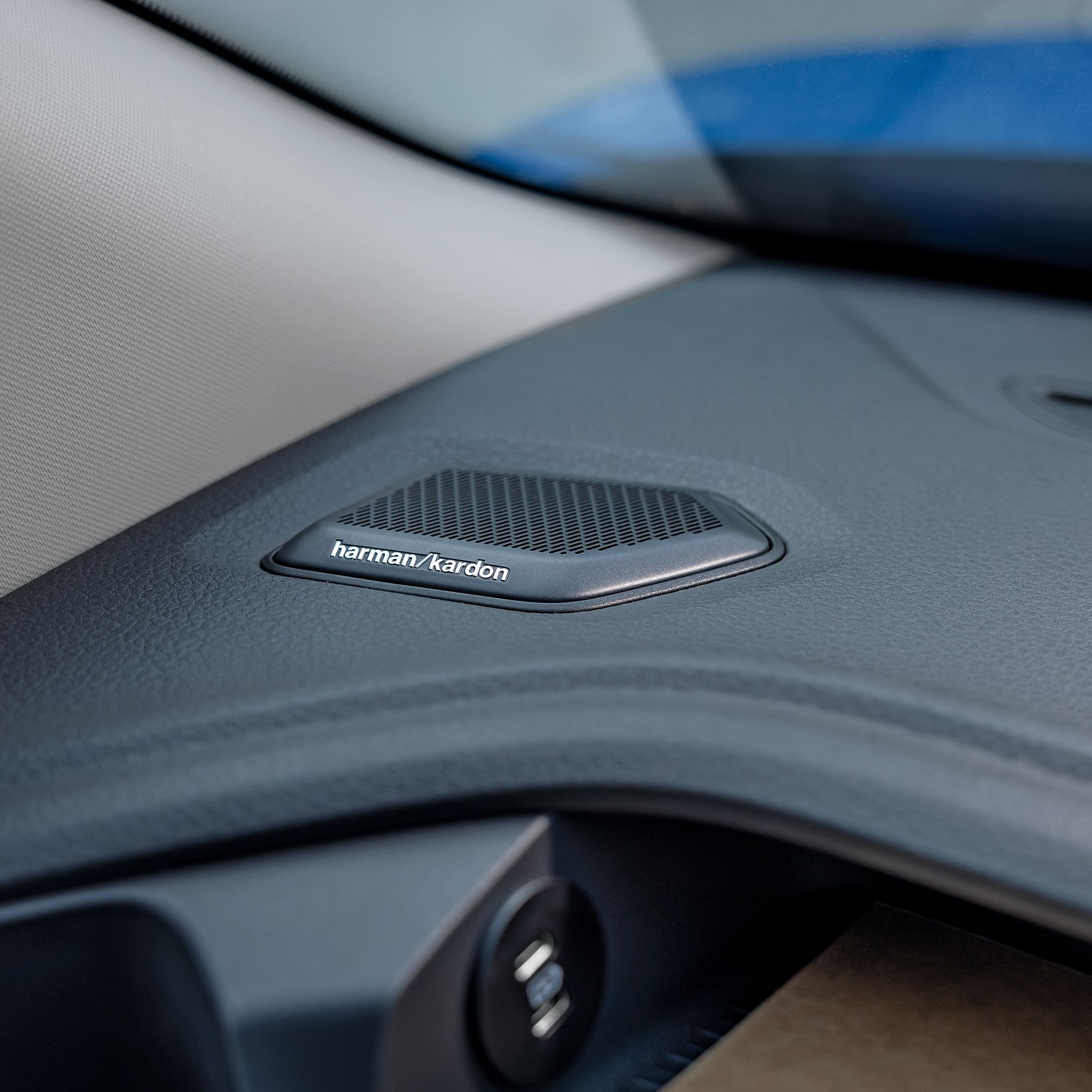 Volkswagen Caravelle zvukový systém Harman Kardon