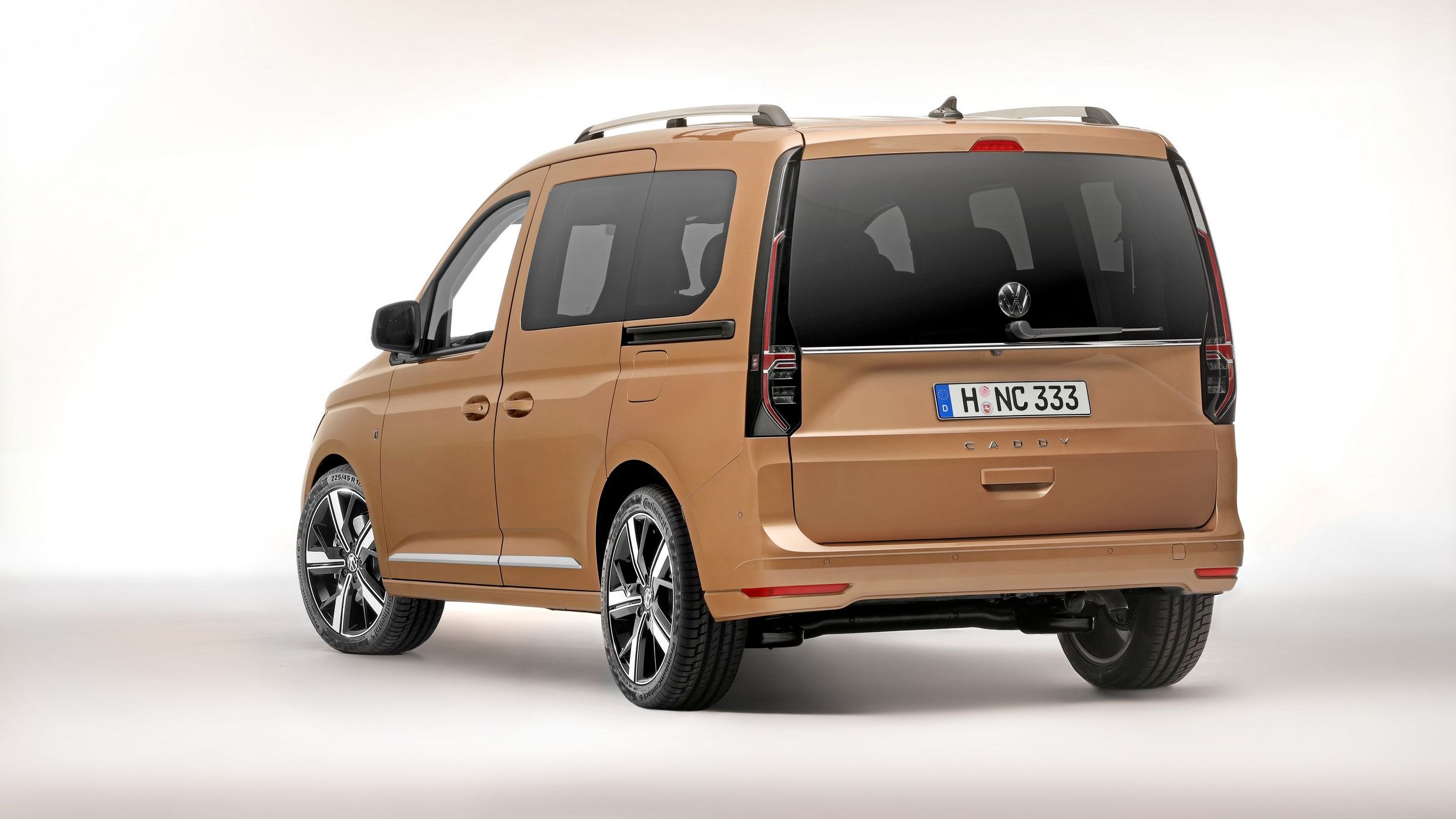 Nový Caddy slaví světovou premiéru v Düsseldorfu – digitálnější, on-line připojený k síti, hospodárnější a charismatičtější než dosud