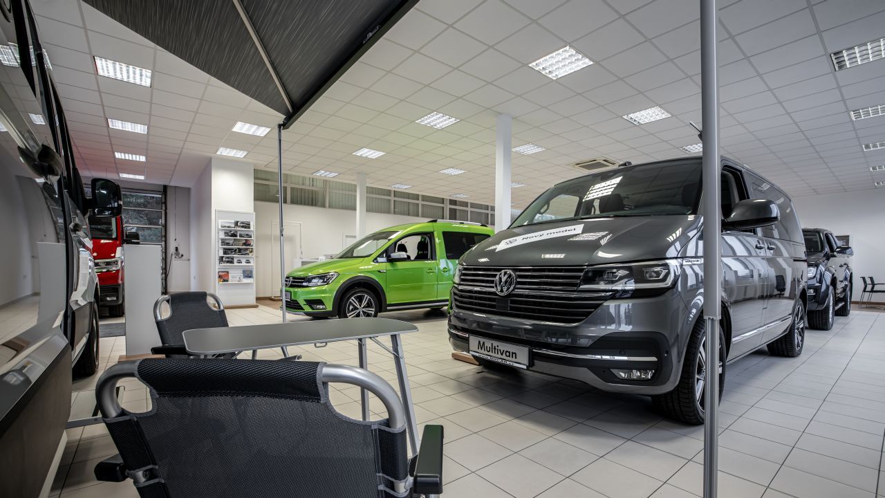 Společnost NH Car otevřela v Praze na Strahově nový autosalon značky Volkswagen Užitkové vozy