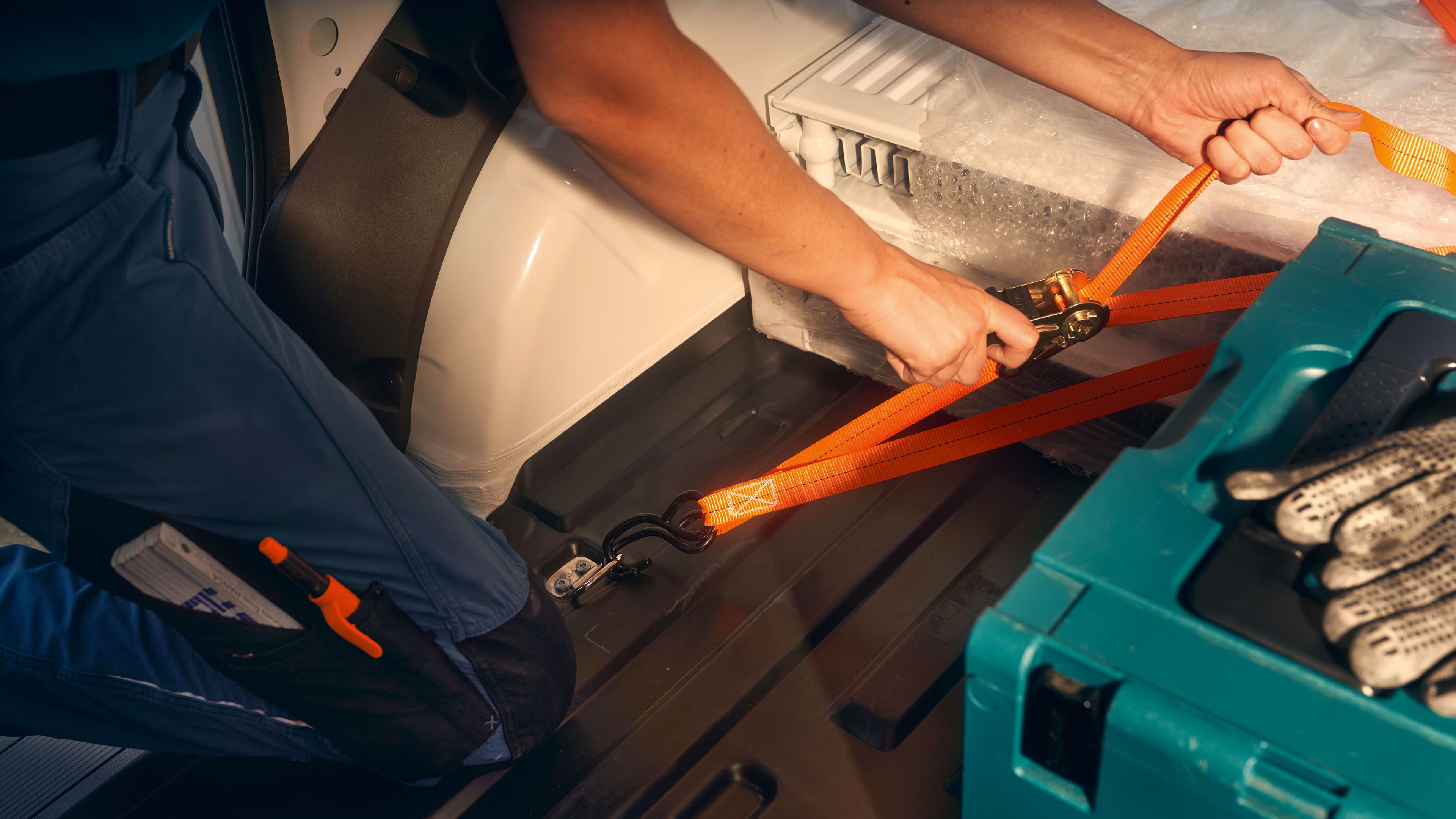 Volkswagen Caddy Cargo, detail upevňovací oka