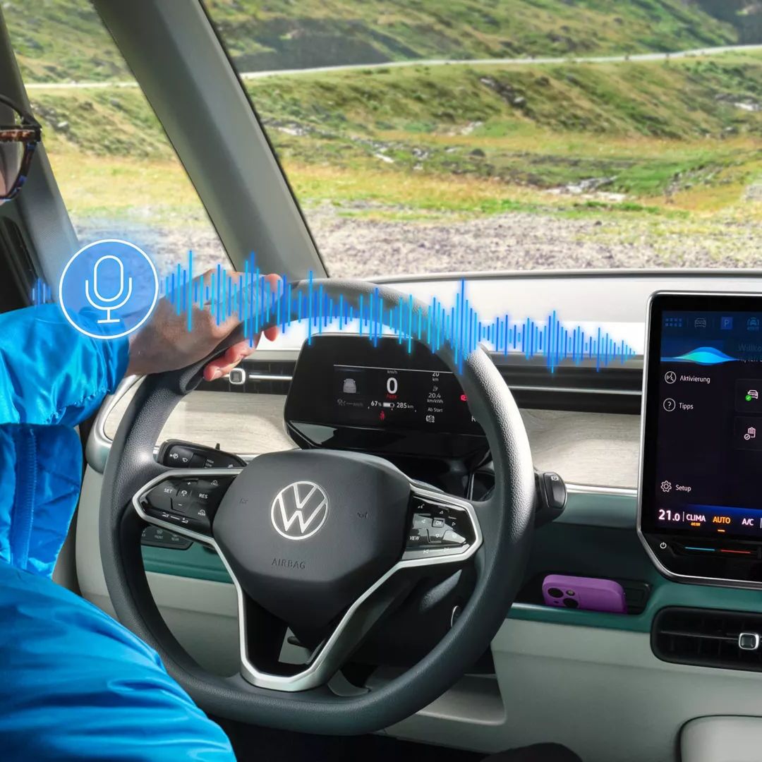Interiér vozu Volkswagen ID. Buzz, hlasová asistentka IDA